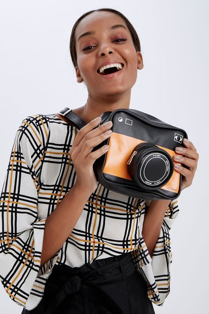 36510001_0005_1-NECESSARIE-CAMERA