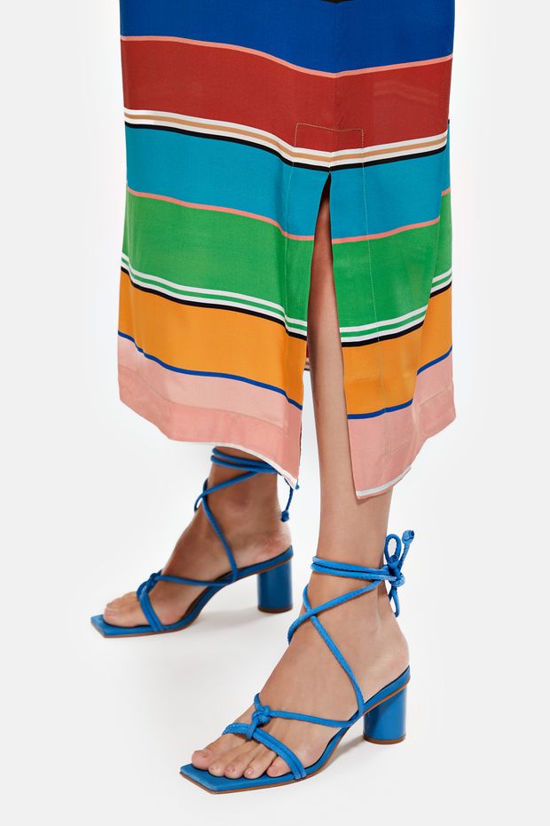 sandalia com frente quadrada